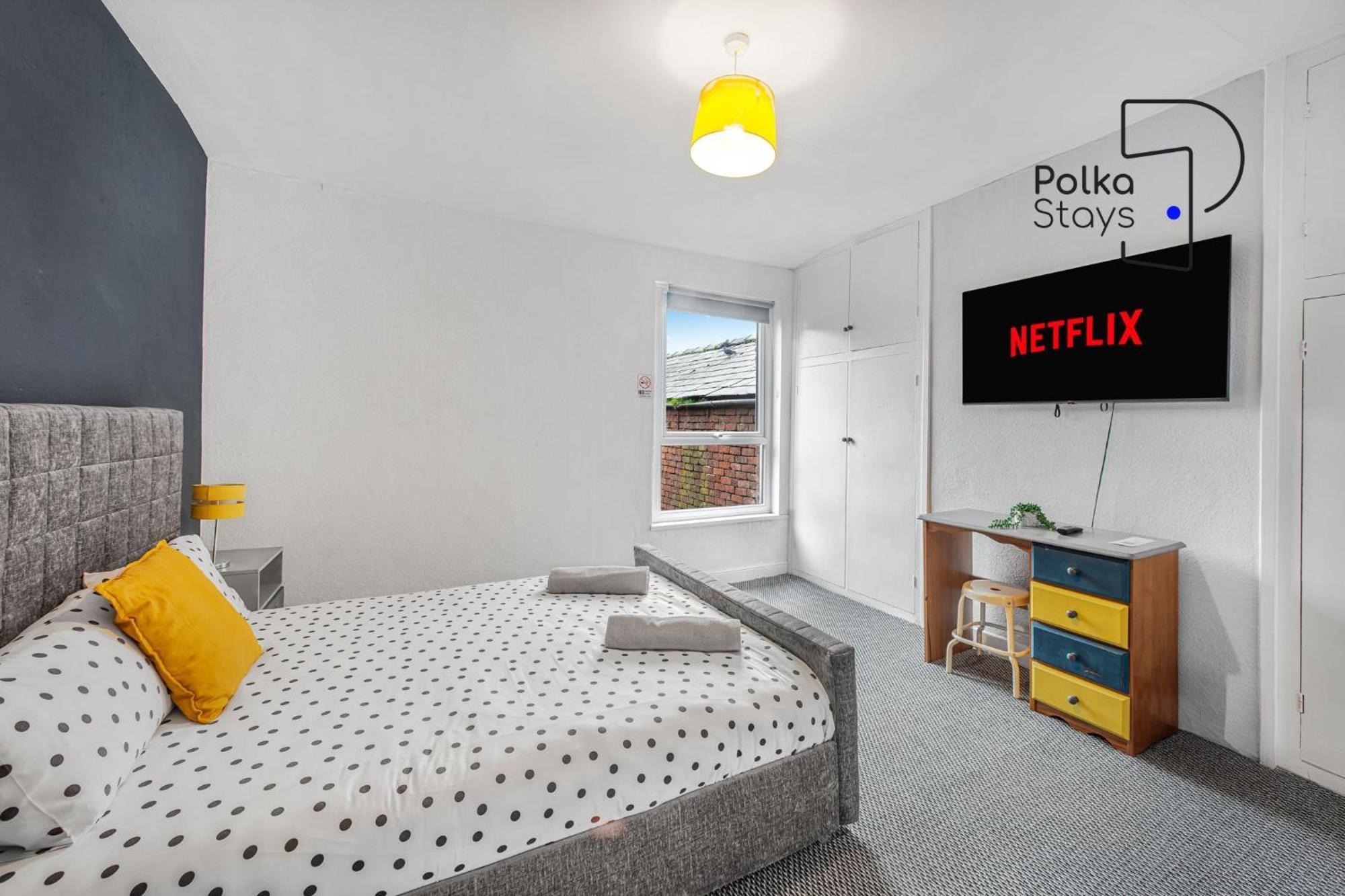 Polkadot Winter Gardens - Large Modern Apartments In Blackpool By Polkastays Екстериор снимка