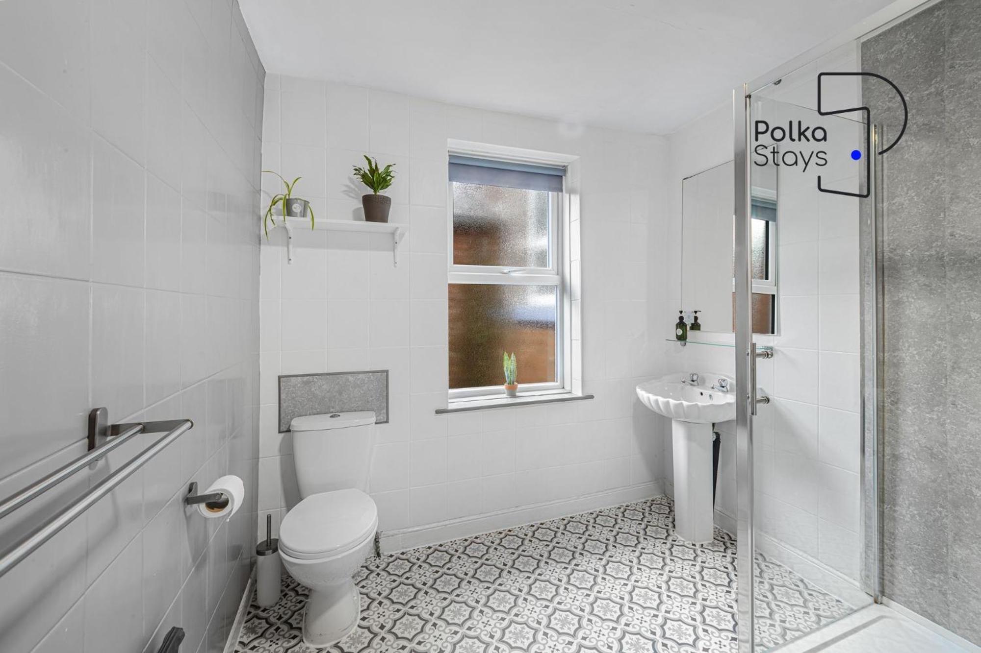 Polkadot Winter Gardens - Large Modern Apartments In Blackpool By Polkastays Екстериор снимка