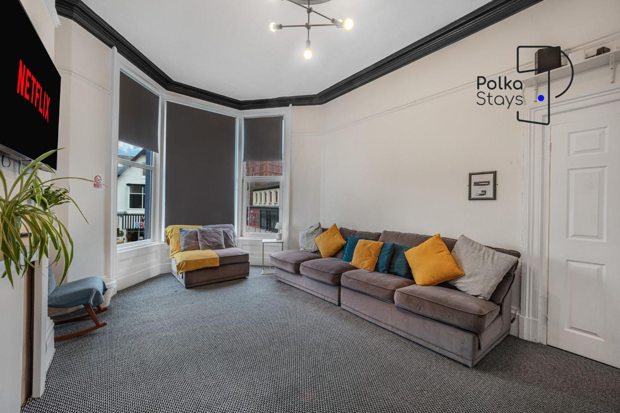 Polkadot Winter Gardens - Large Modern Apartments In Blackpool By Polkastays Екстериор снимка
