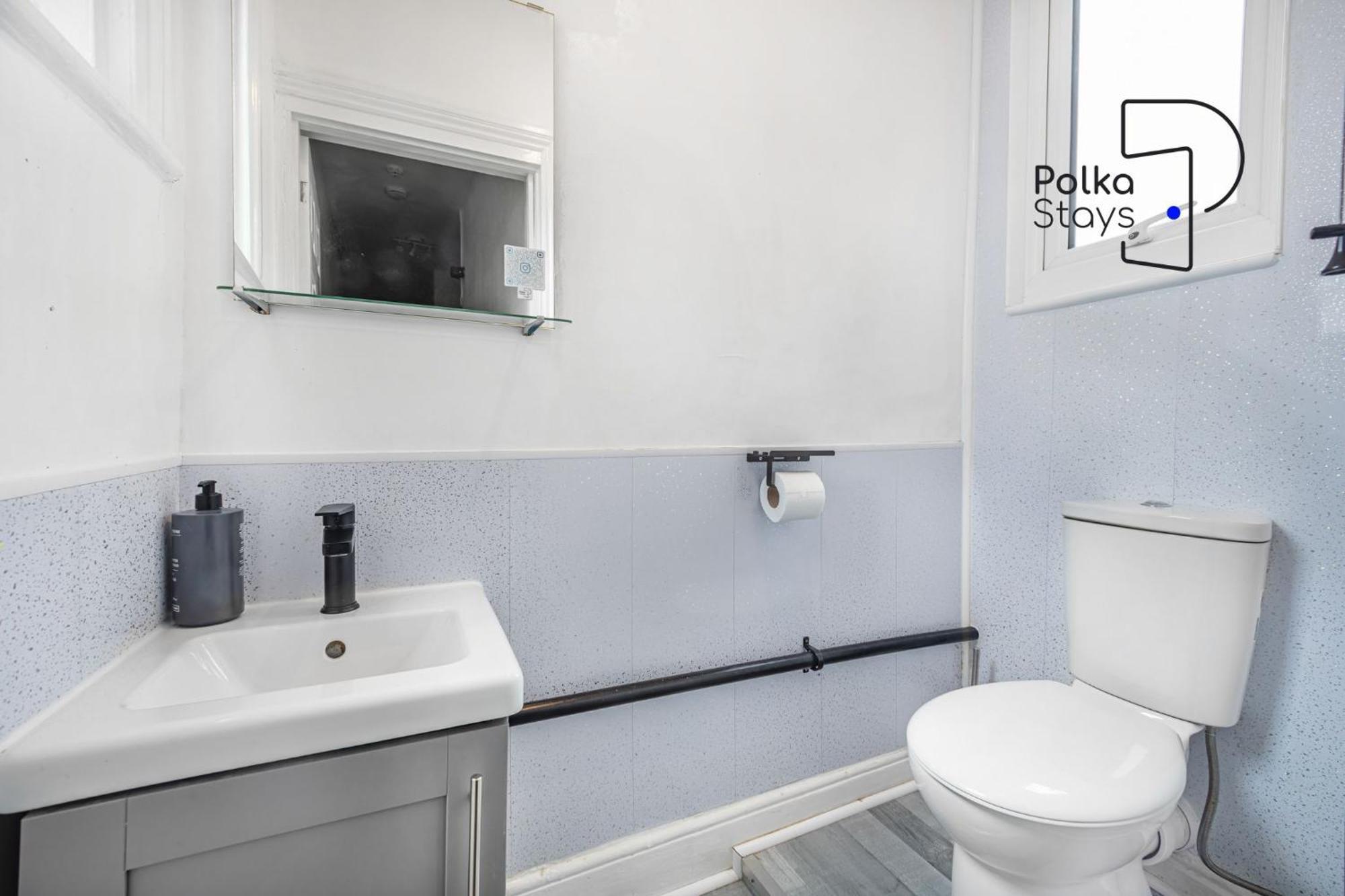 Polkadot Winter Gardens - Large Modern Apartments In Blackpool By Polkastays Екстериор снимка
